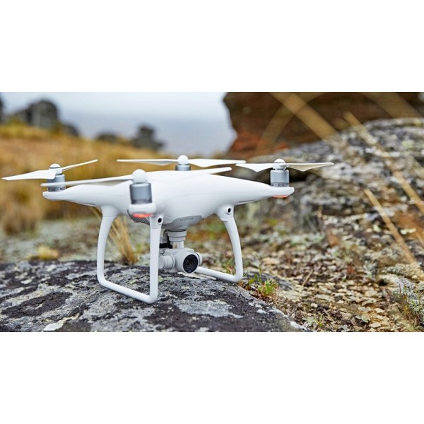 Квадрокоптер DJI Phantom 4 + один дополнительный аккумулятор
